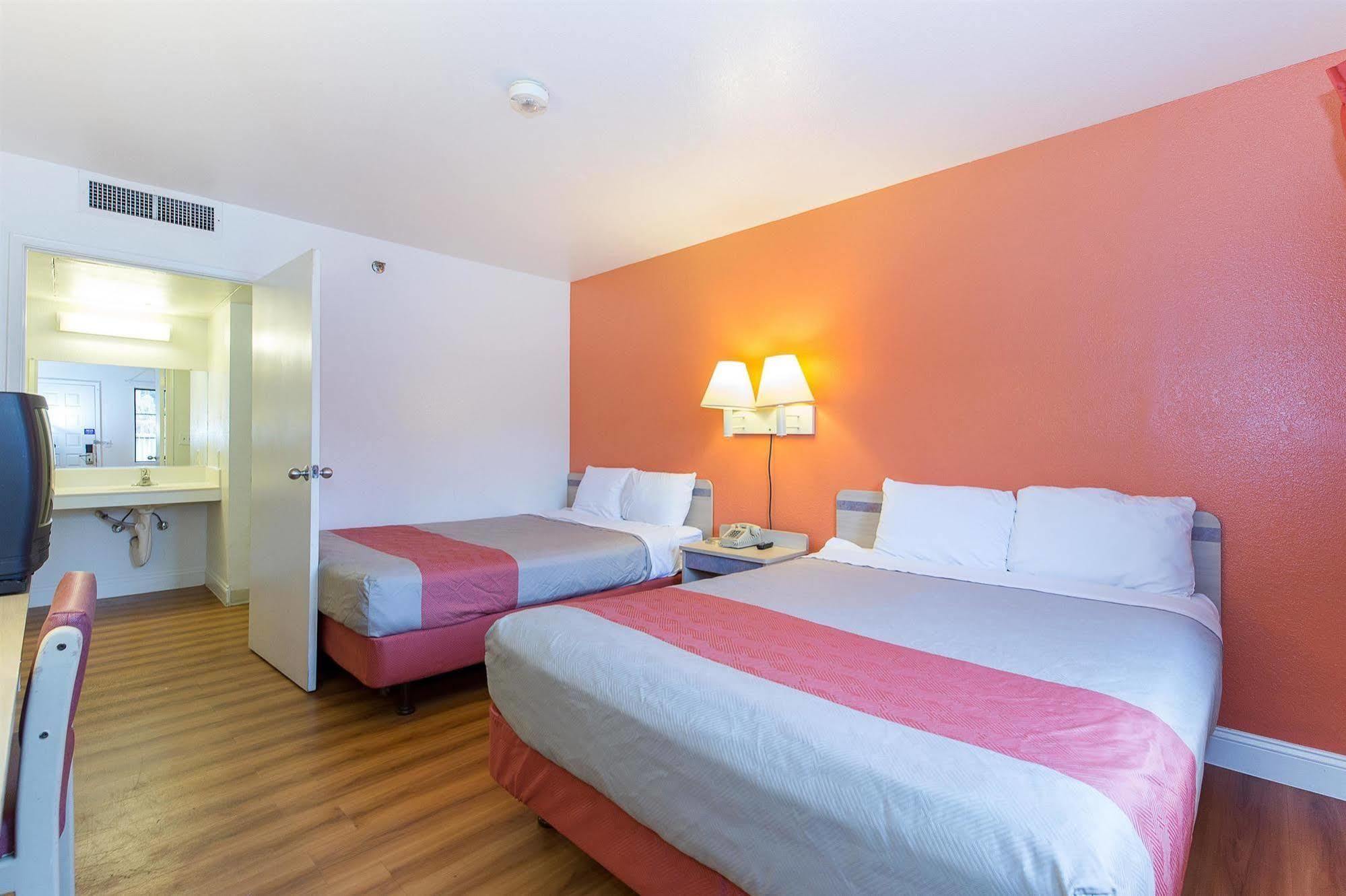 Motel 6 Vallejo - Maritime North 외부 사진