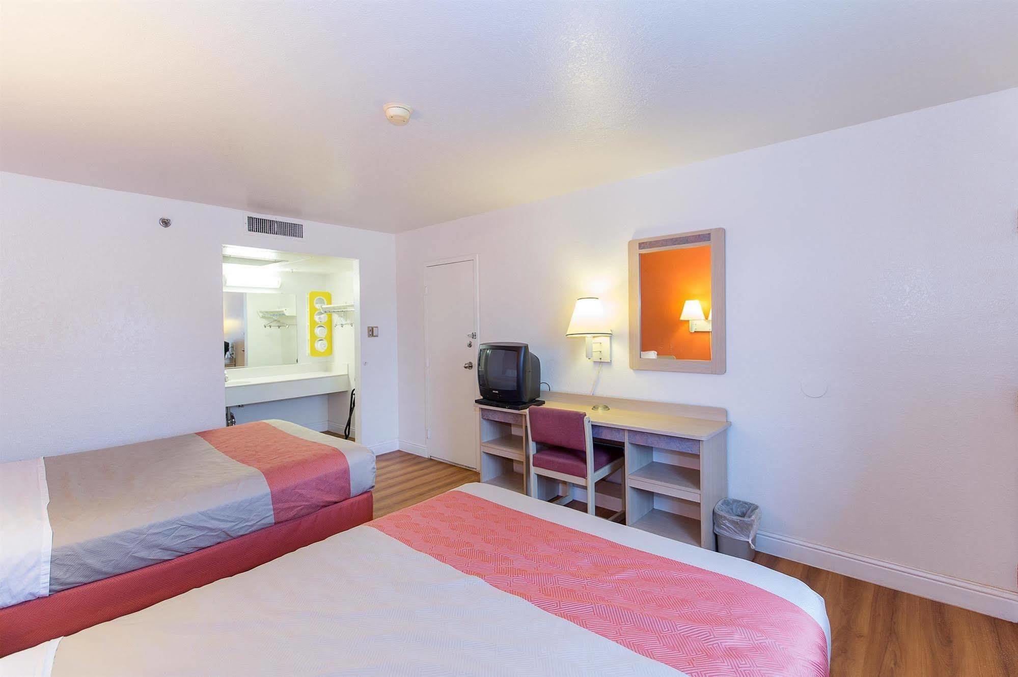 Motel 6 Vallejo - Maritime North 외부 사진